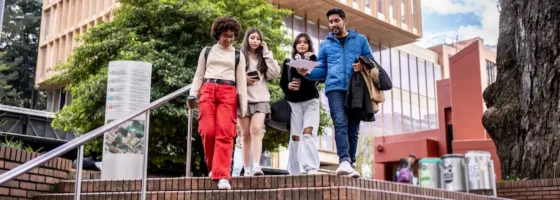 potential scams, target students, college, school, student scammed,